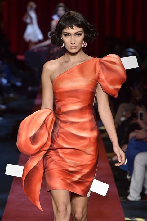 moschino ss 18 bella hadid